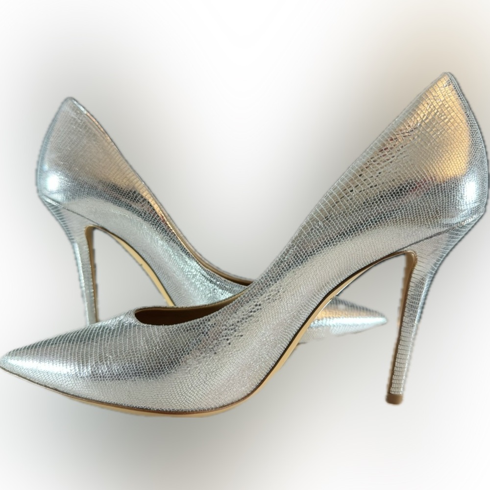Salvador Ferragamo Shiny Silver Pumps